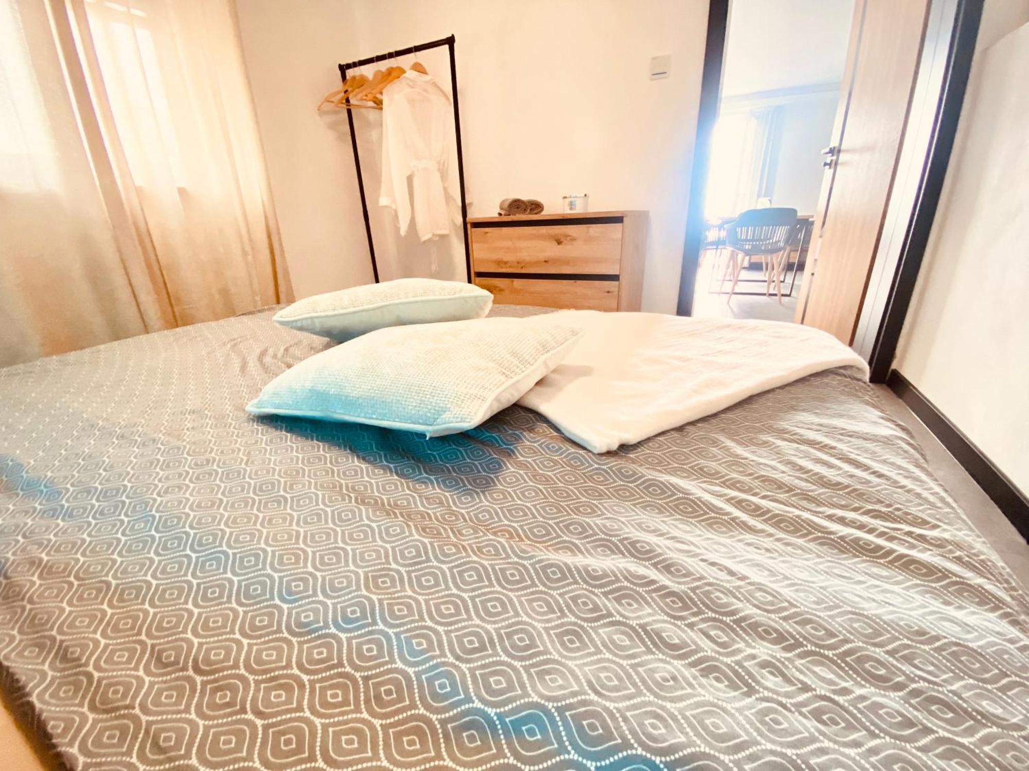 Nicol Apartment *